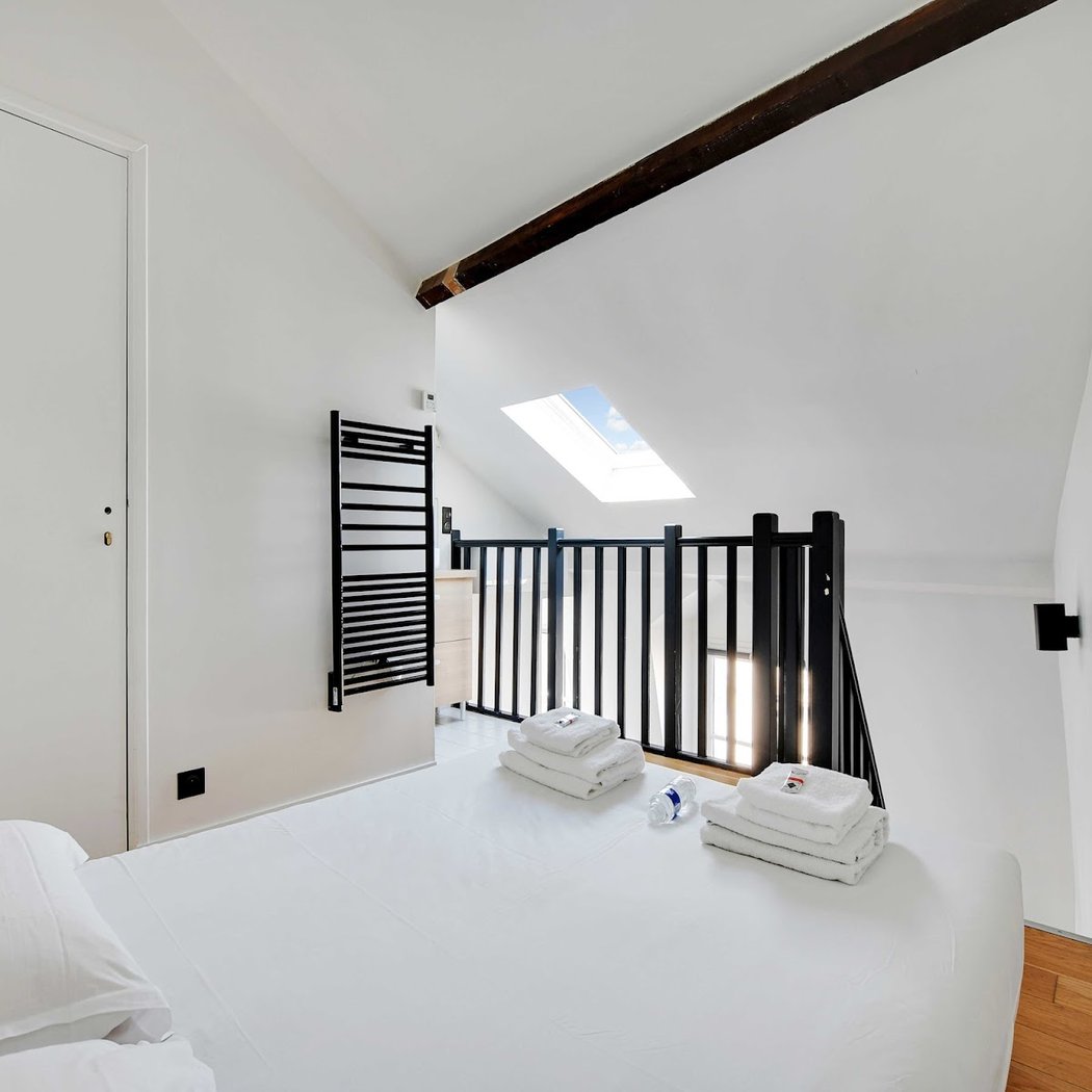 Charming apt with ac - 1bd/4p - rue des archives le marais - Belvilla by Oyo 2