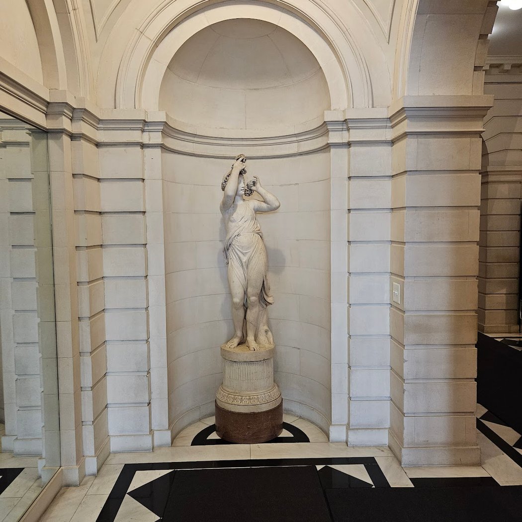 Acquavella Galleries 3