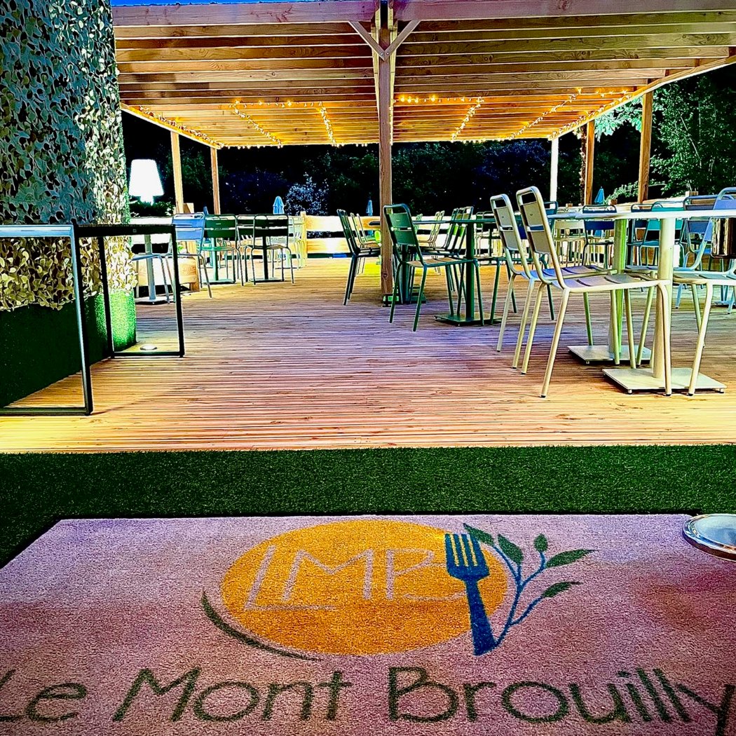 Hôtel Restaurant le Mont Brouilly 3