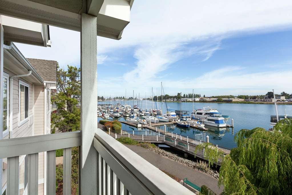 Homewood Suites by Hilton Oakland-Waterfront 2