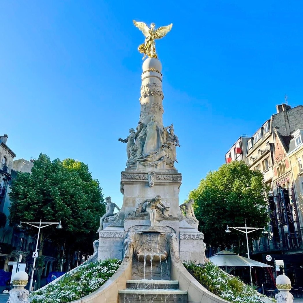 Subé Fountain 1