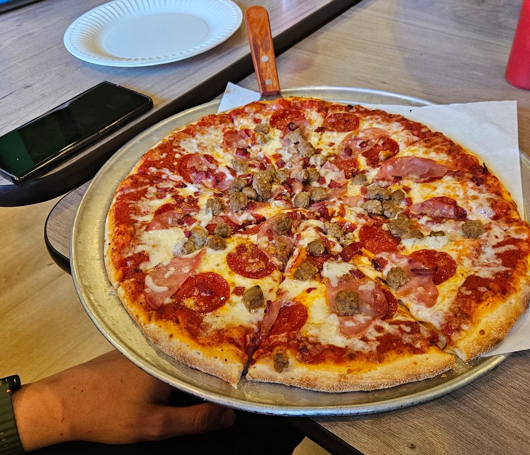 Goodfellas Pizzeria & Grill (Halal) 1
