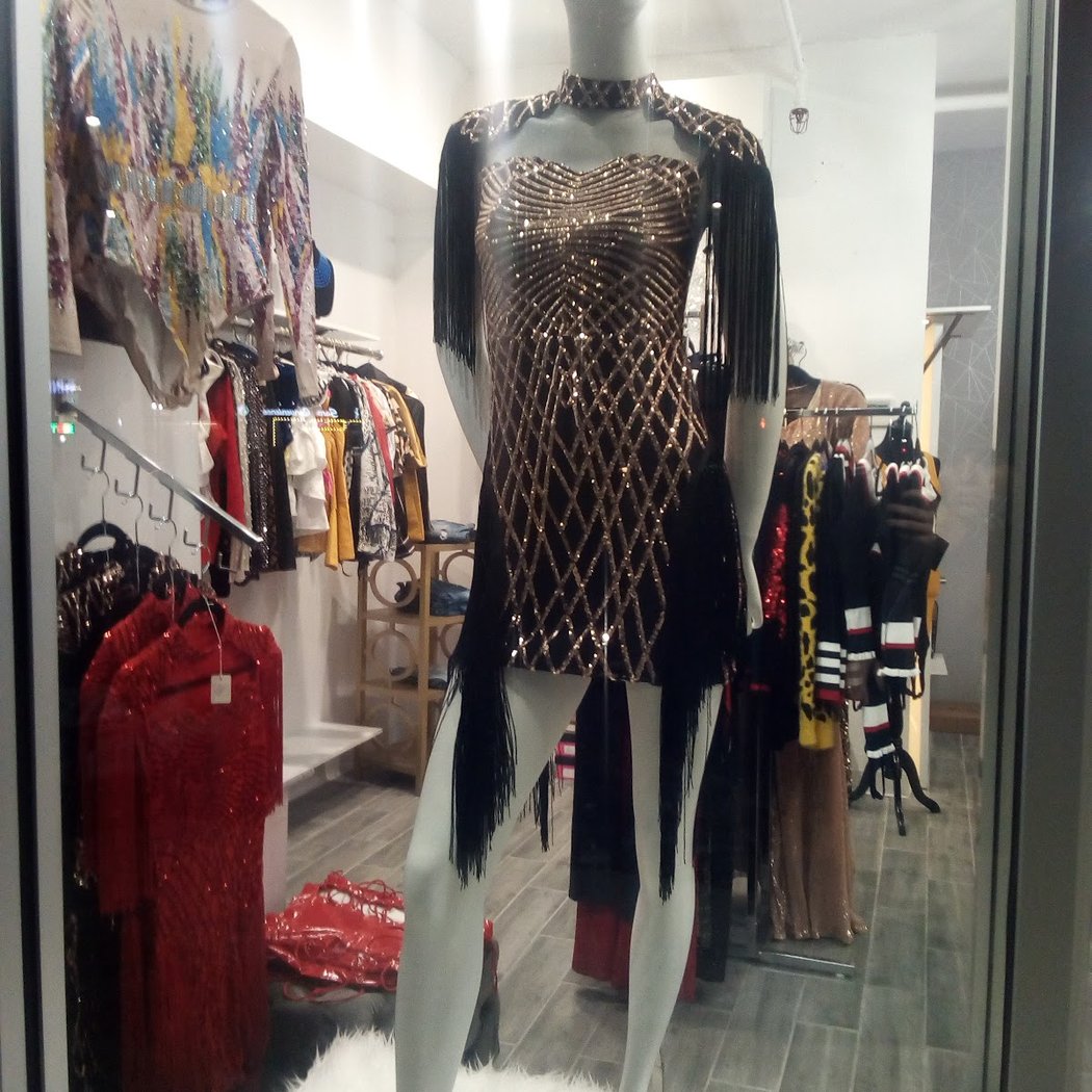 Sixta Boutique 2 1