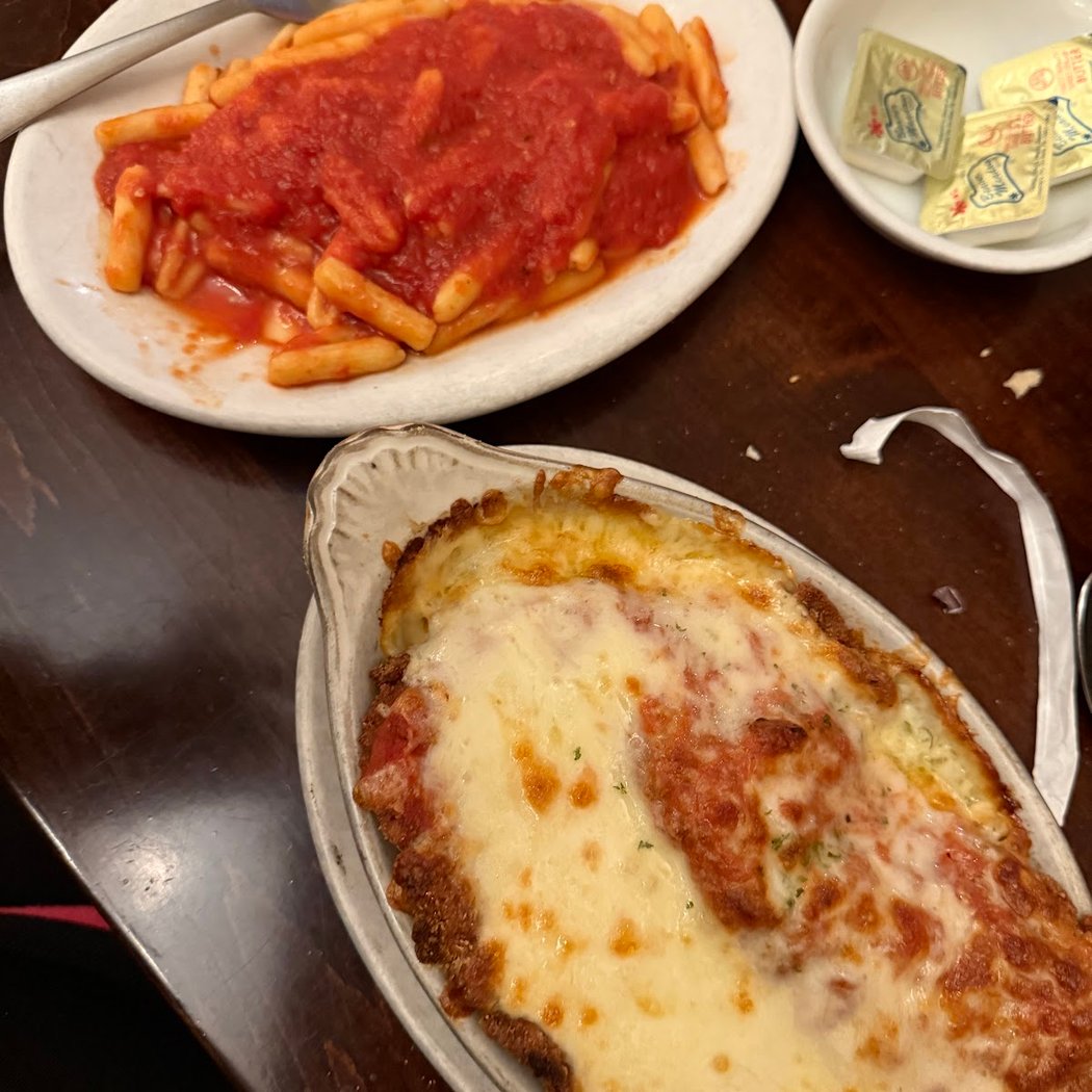 Gino's Italian Restaurant 3