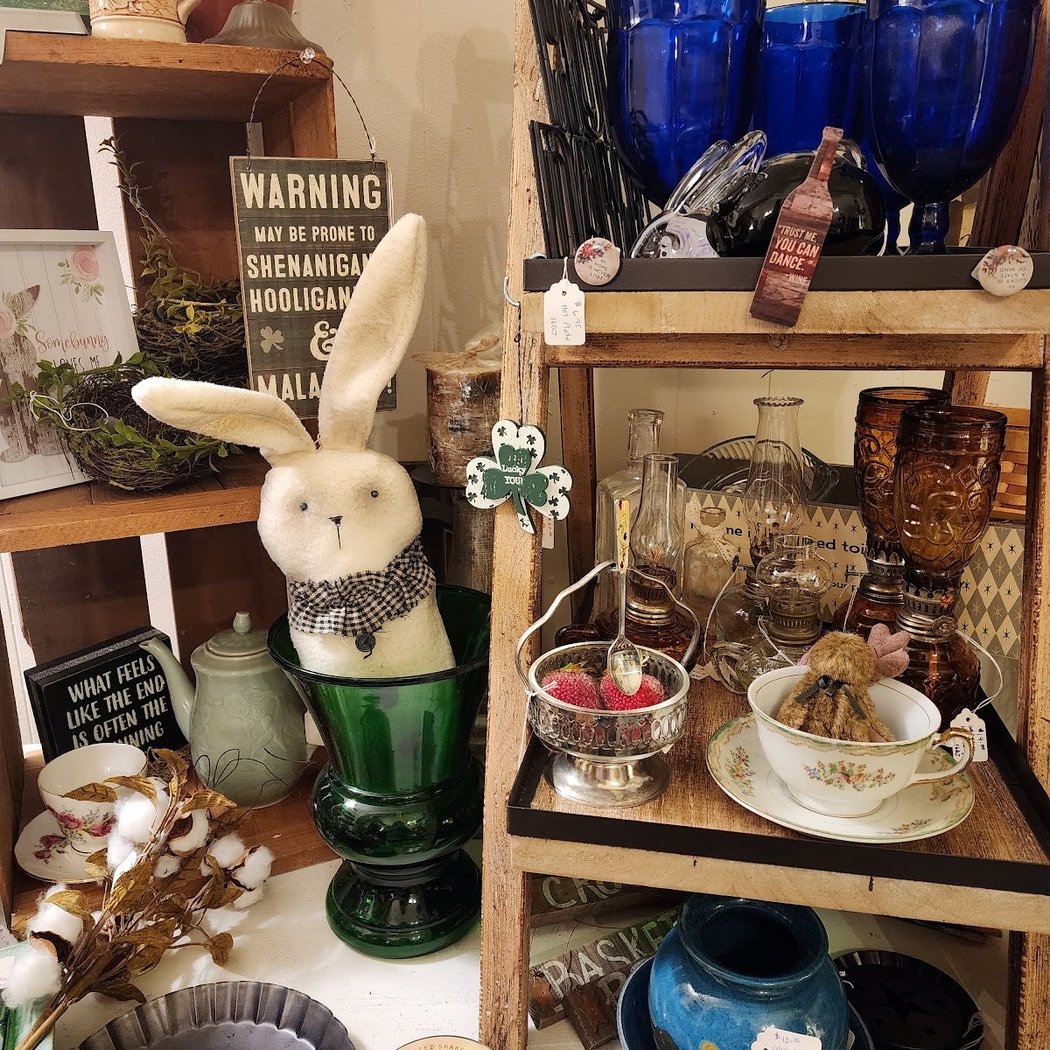 Pink door boutique & Vintage Treasures 3