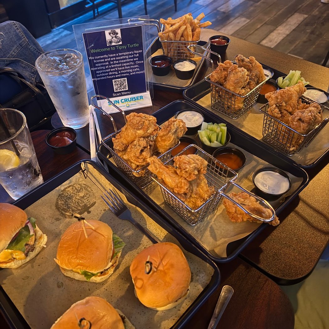 Tipsy Turtle Bar and Cafe 3