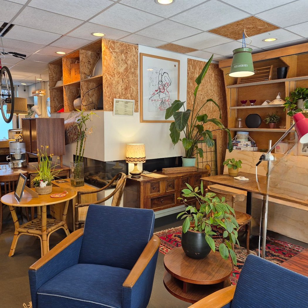 KNITS AND NOTES Craft Café 2