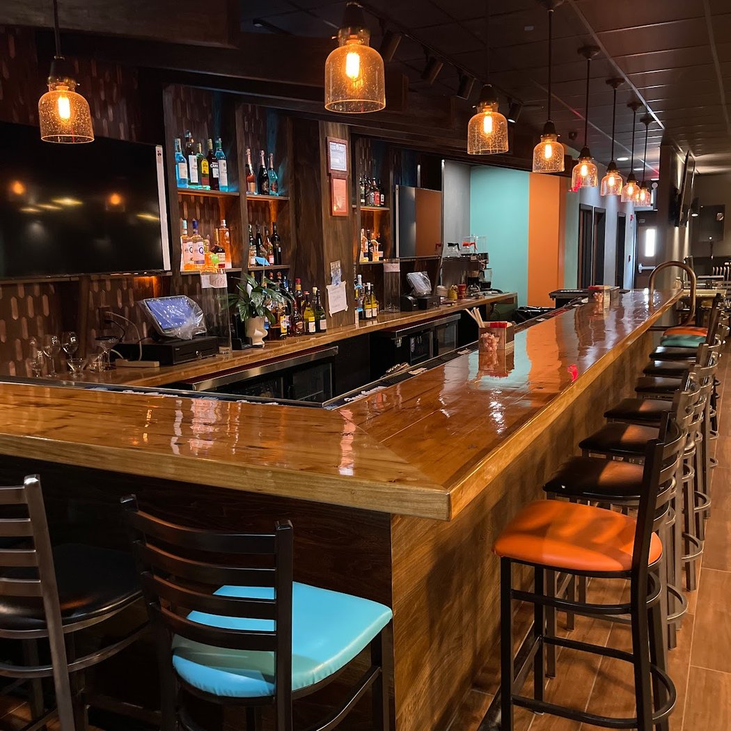 Woodzzy Bar & Restaurant 2