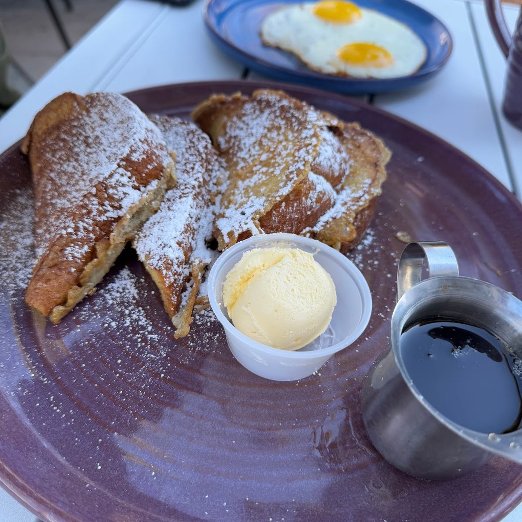 Toast Cafe & Grill 3