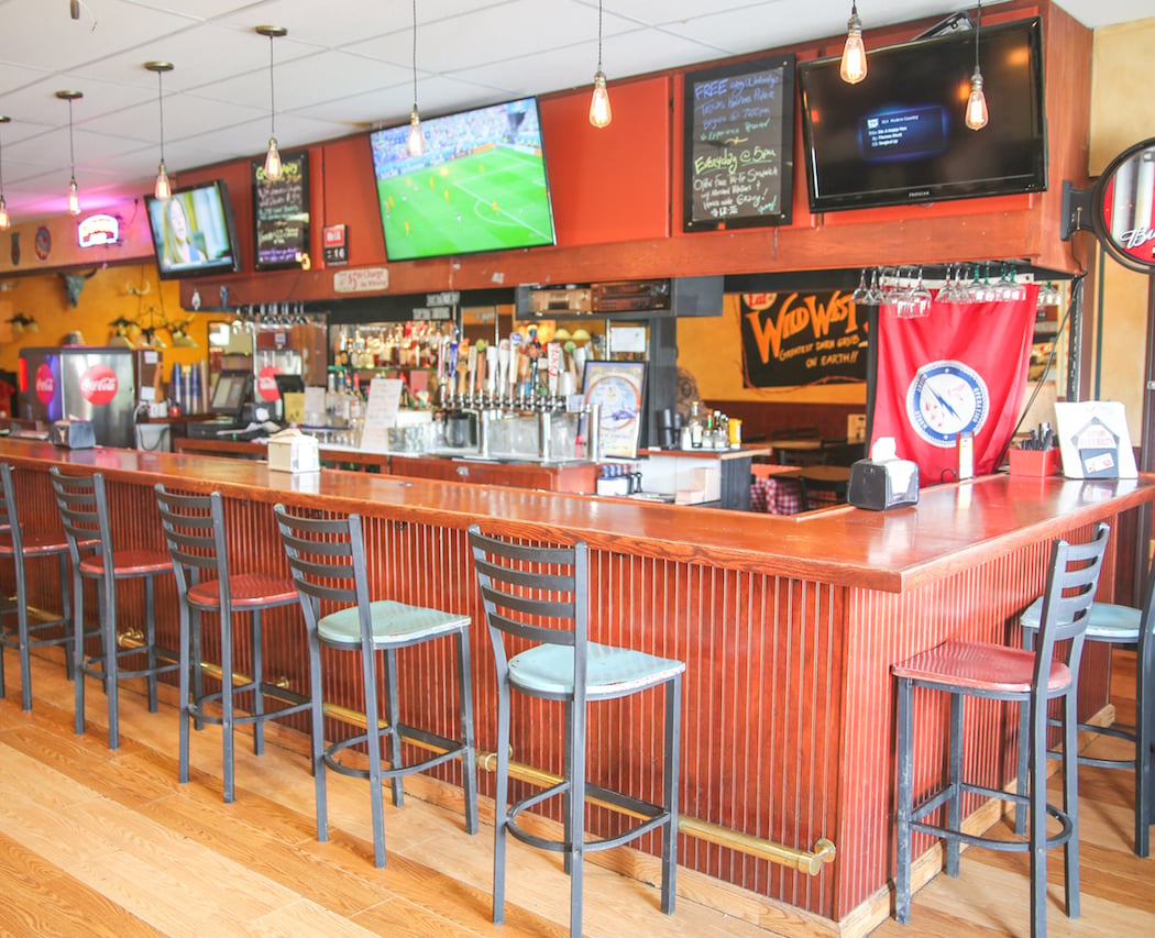 Sgt Pepper's Bar and Grill 4