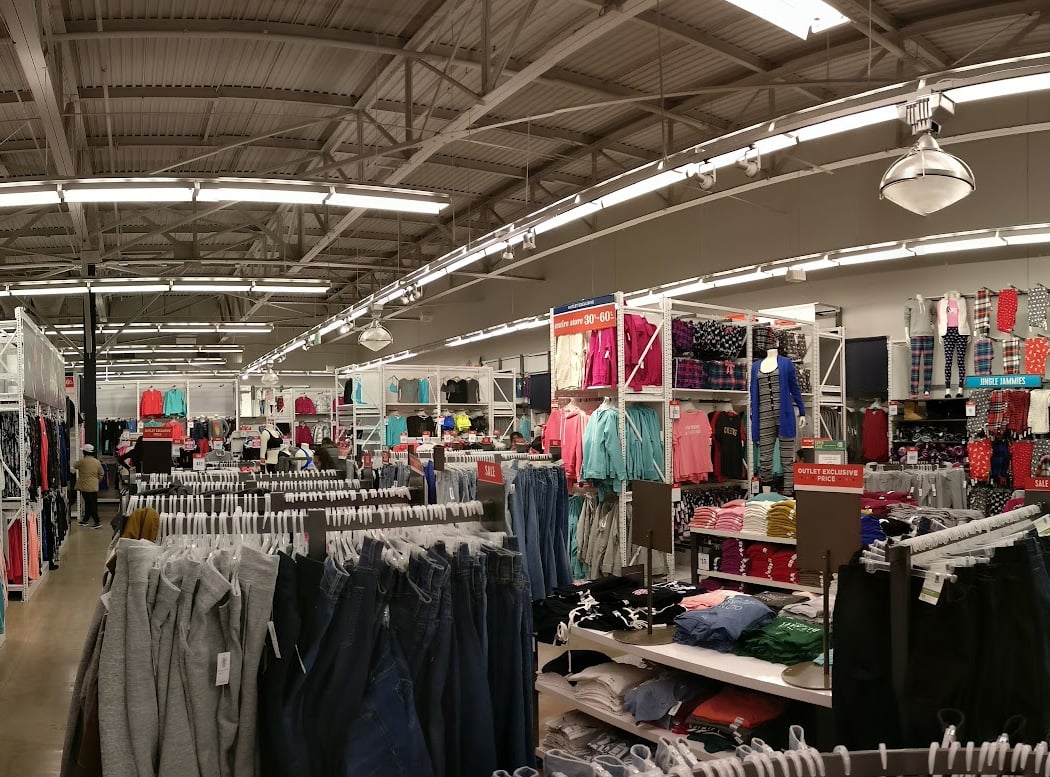 Old Navy Outlet 3