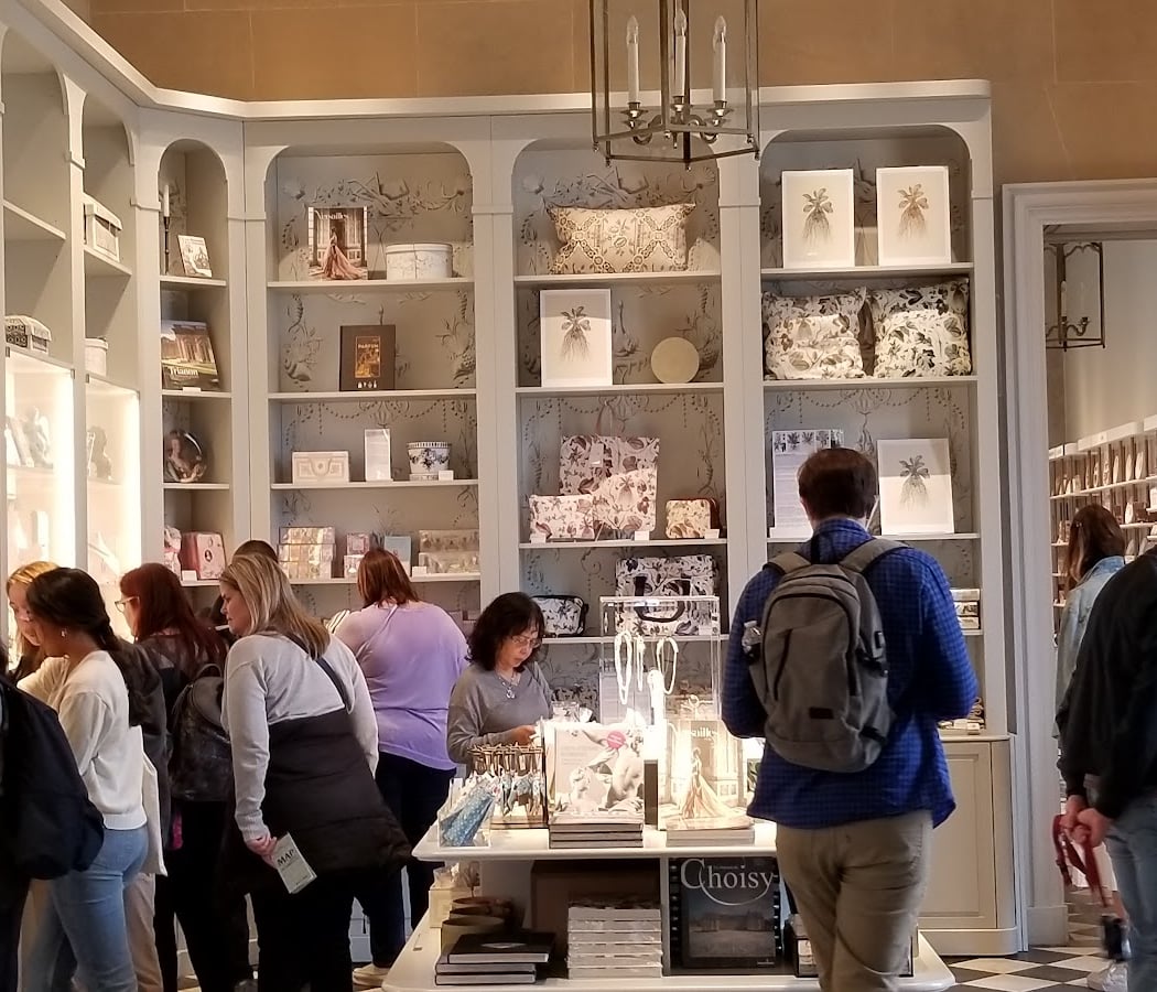 Boutique Cour de Marbre 3