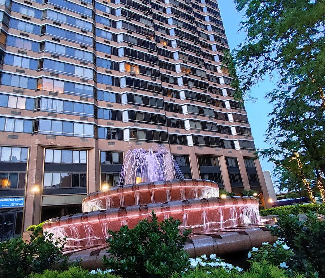 Manhattan Place 4