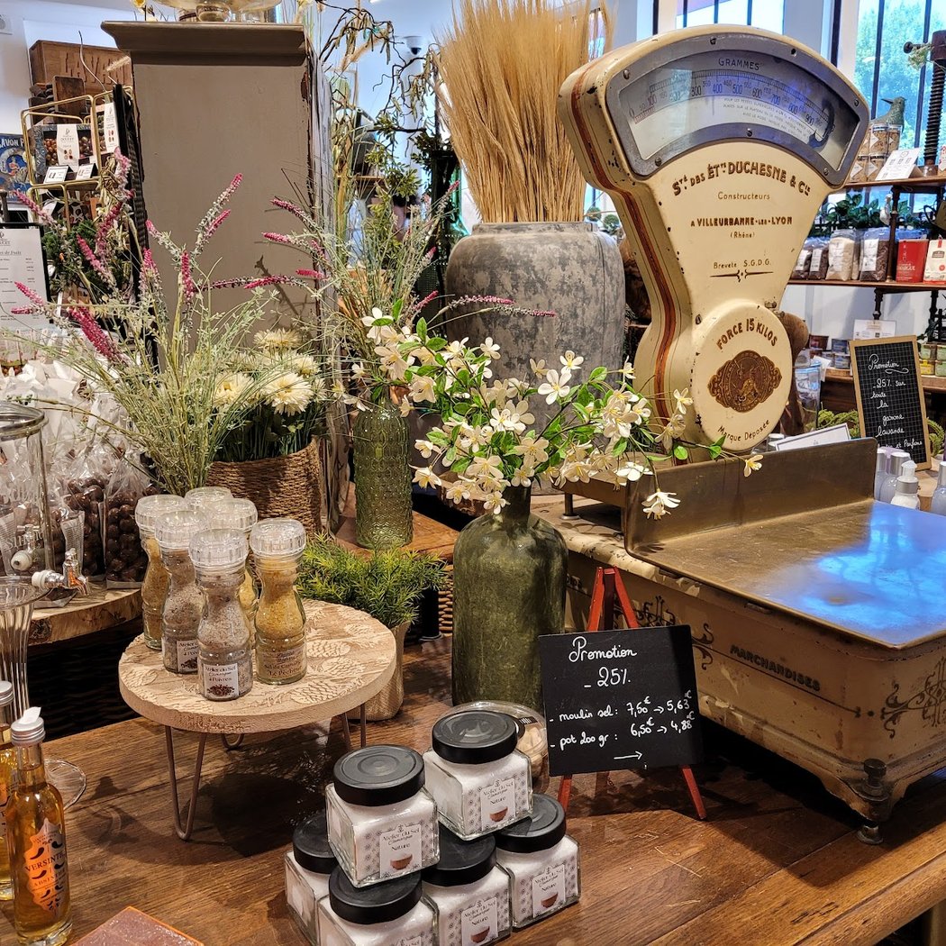 L'Isle-sur-la-Sorgue Market 1