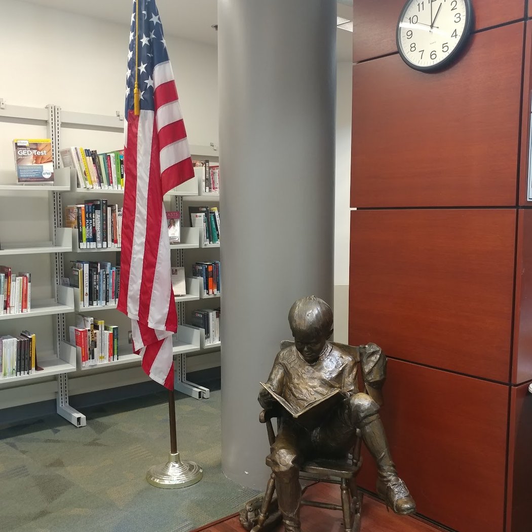 Chantilly Regional Library 3