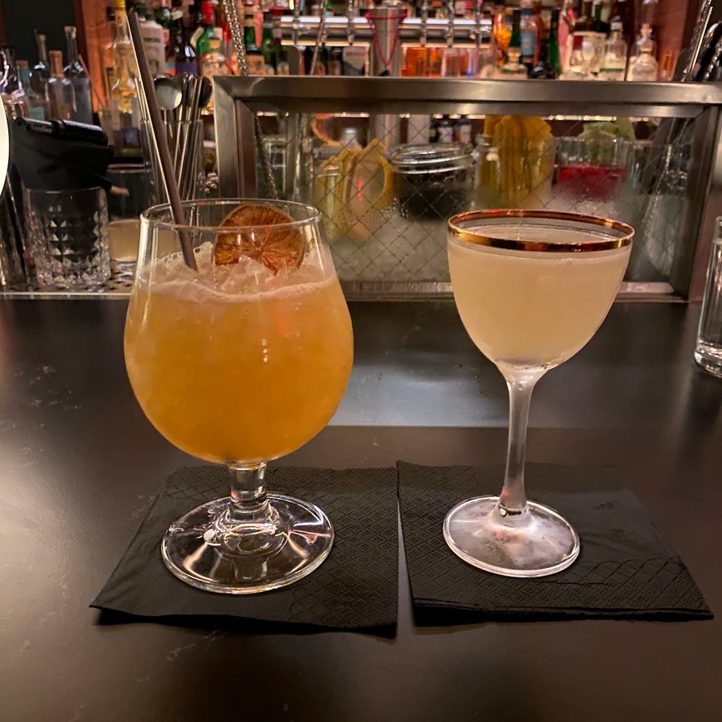 Bar Francis 2