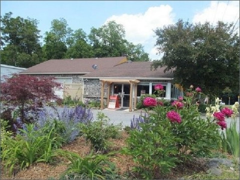 Antique Center at Rhinebeck Antique Emporium 2