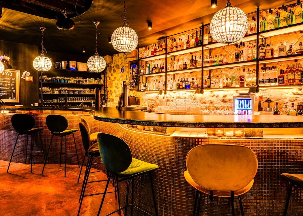 Les Mauvais Garçons: Bar / Restaurant Speakeasy 3
