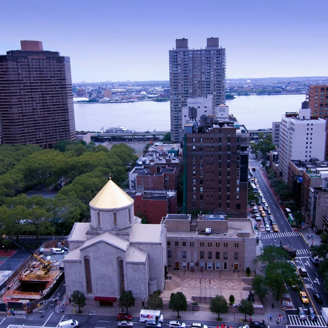 Community Program: Cathedral History Tour and Park Beautification 2