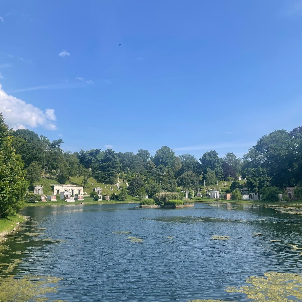 Toasting to Time: A Journey Through Green-Wood Cemetery with Crafted Cocktails 3