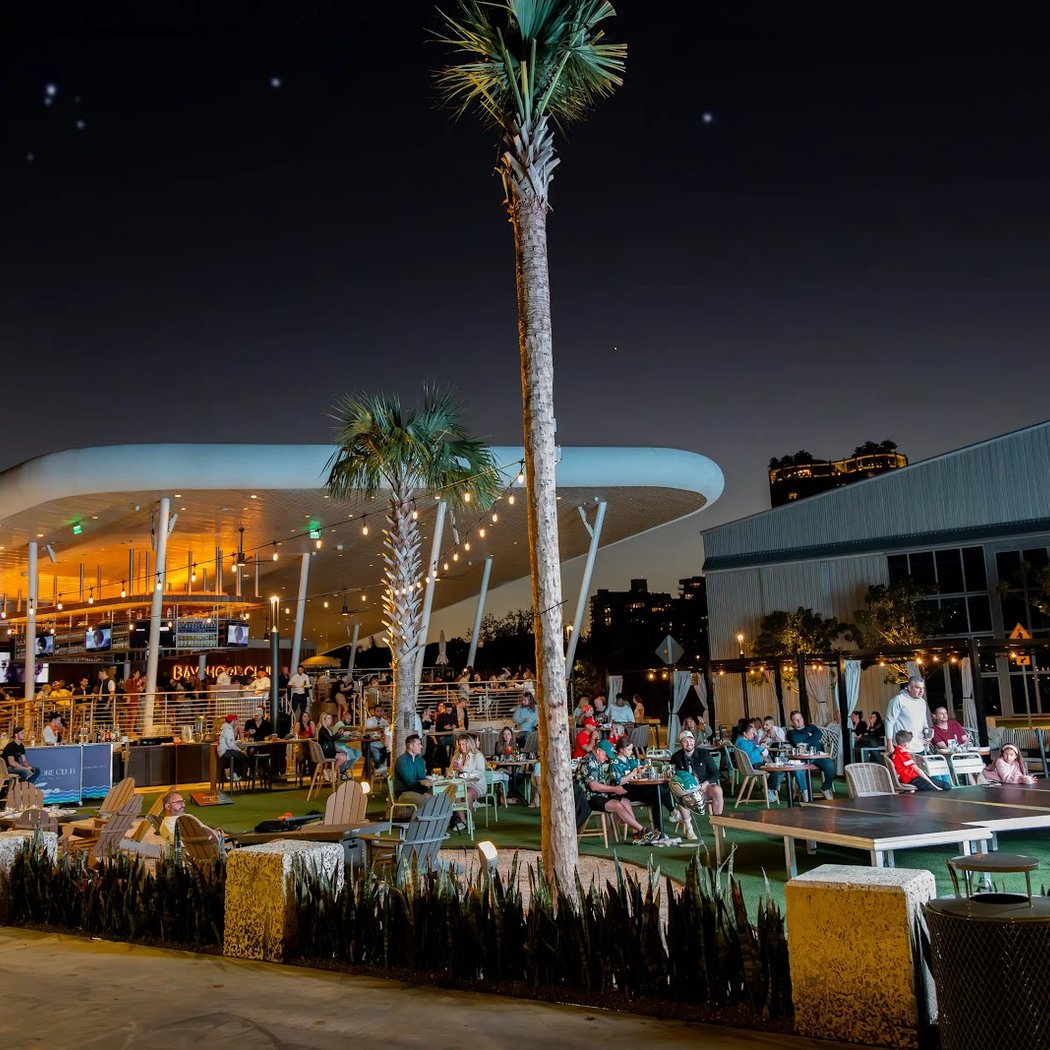 Sunday's on the Bay – Wine Tasting