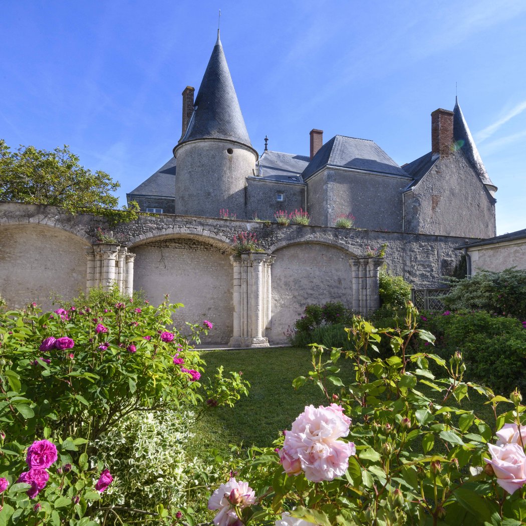 Château de Huisseau-sur-Mauves 1