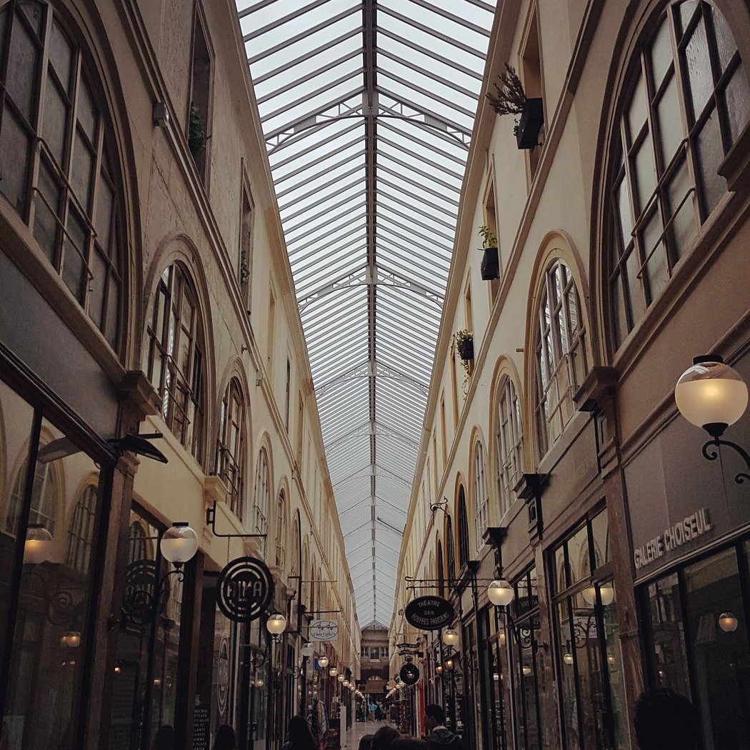 Cherche des trésors vintage dans le passage Choiseul 1