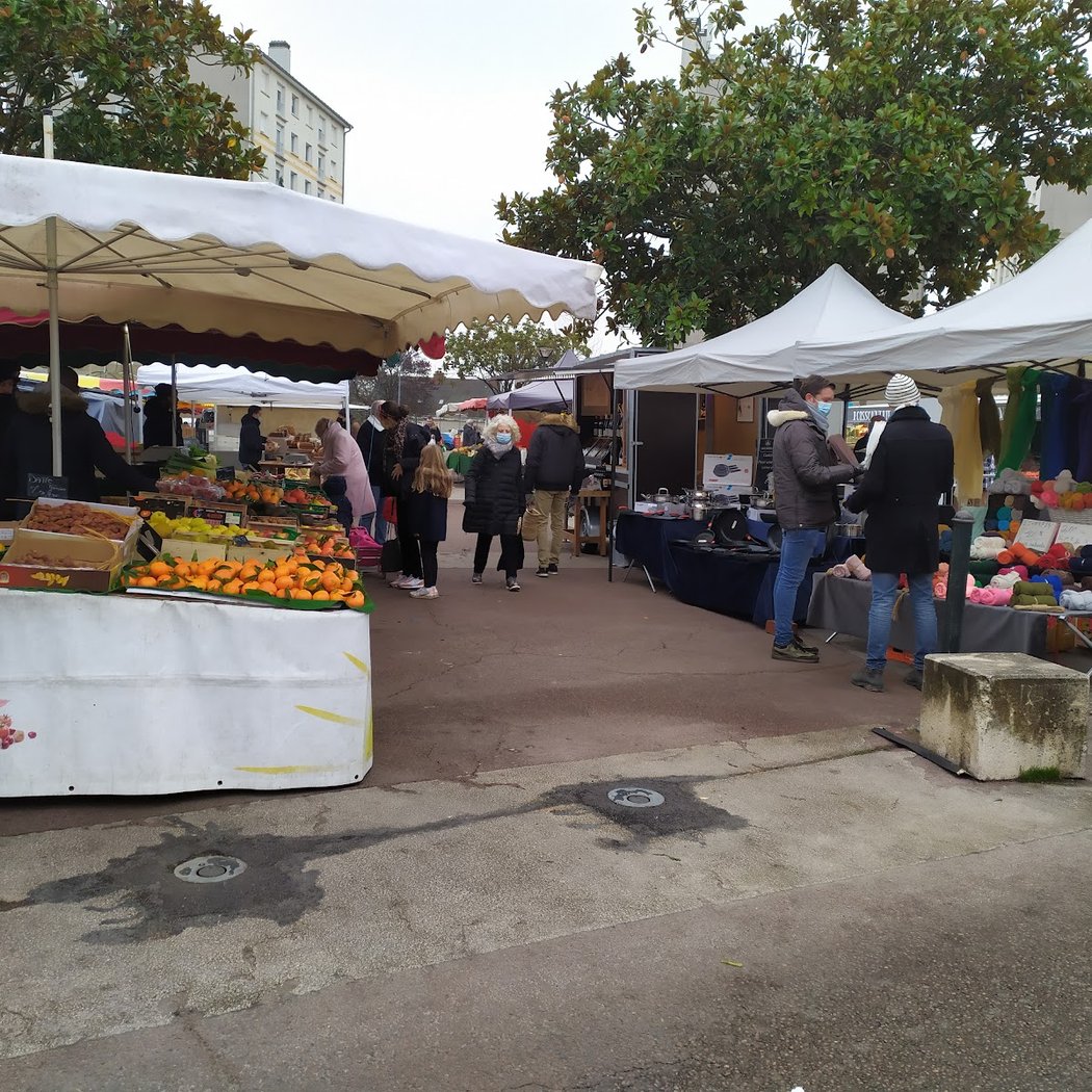 Market Doulon 2