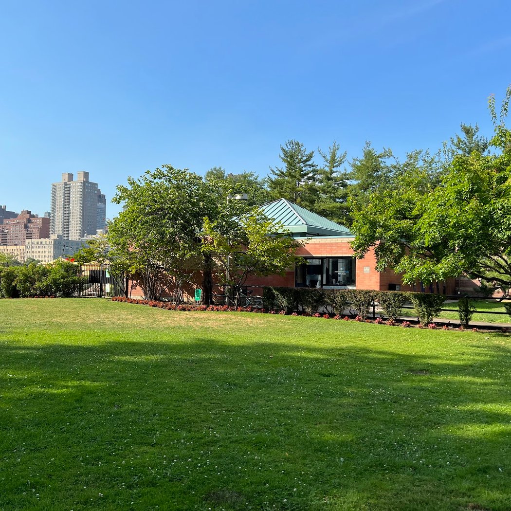 Manhattan Park Pool Club 2