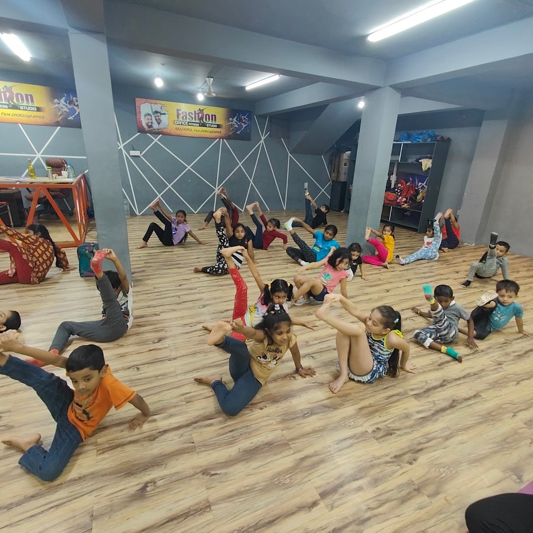 Fashion Dance Fitness Studio 2
