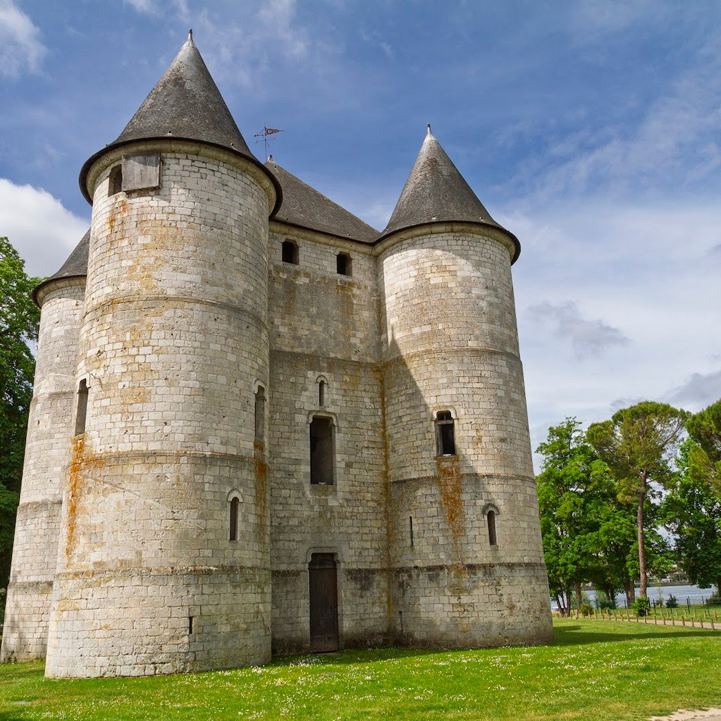 Tourelles Castle 2