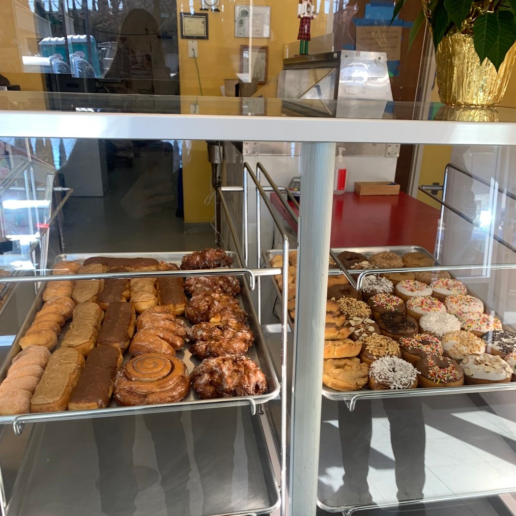 Daybreak Donuts & Ice Cream 1