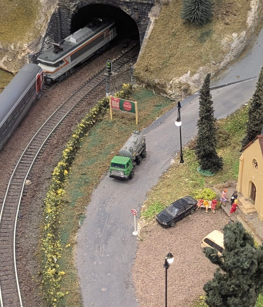 Présentation de réseaux ferroviaires miniatures et bourse d'échange 3