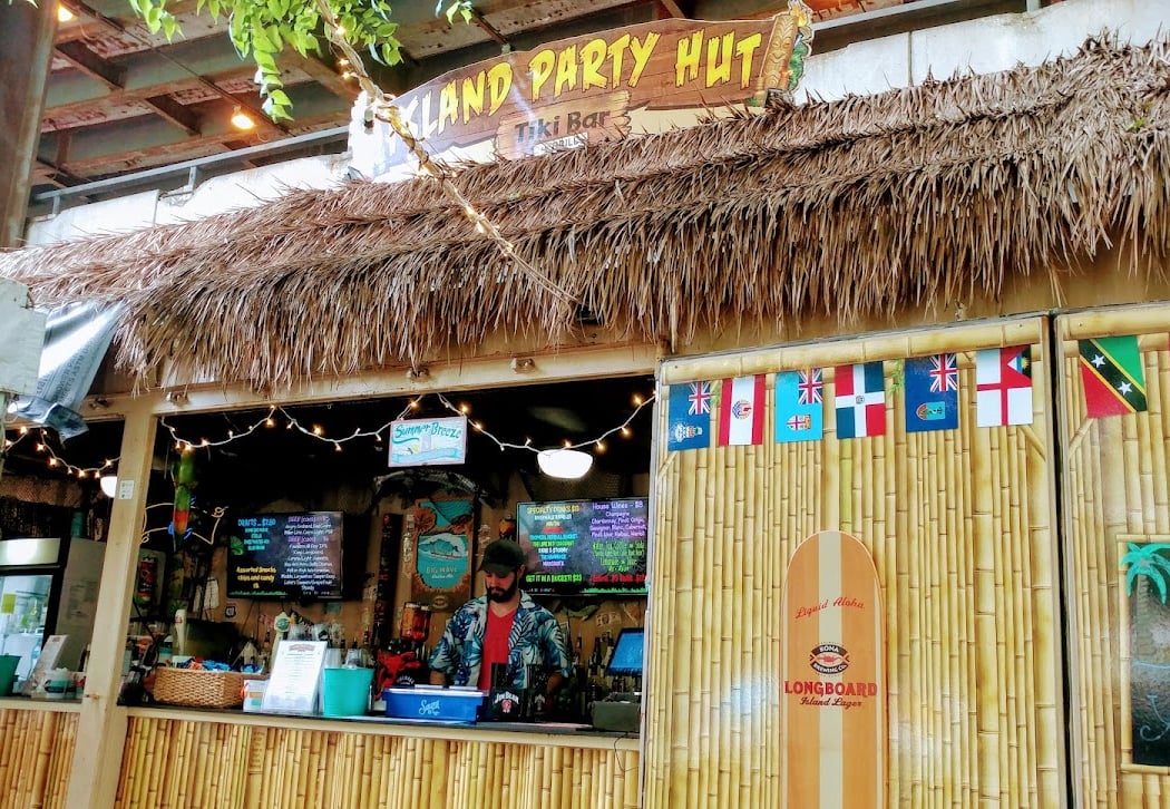 Island Party Hut 3