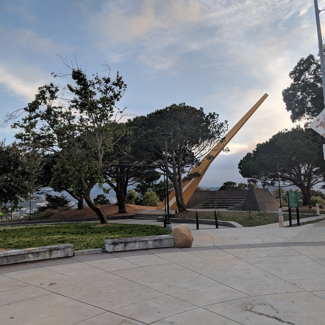 Hilltop Park (Sundial park) 2