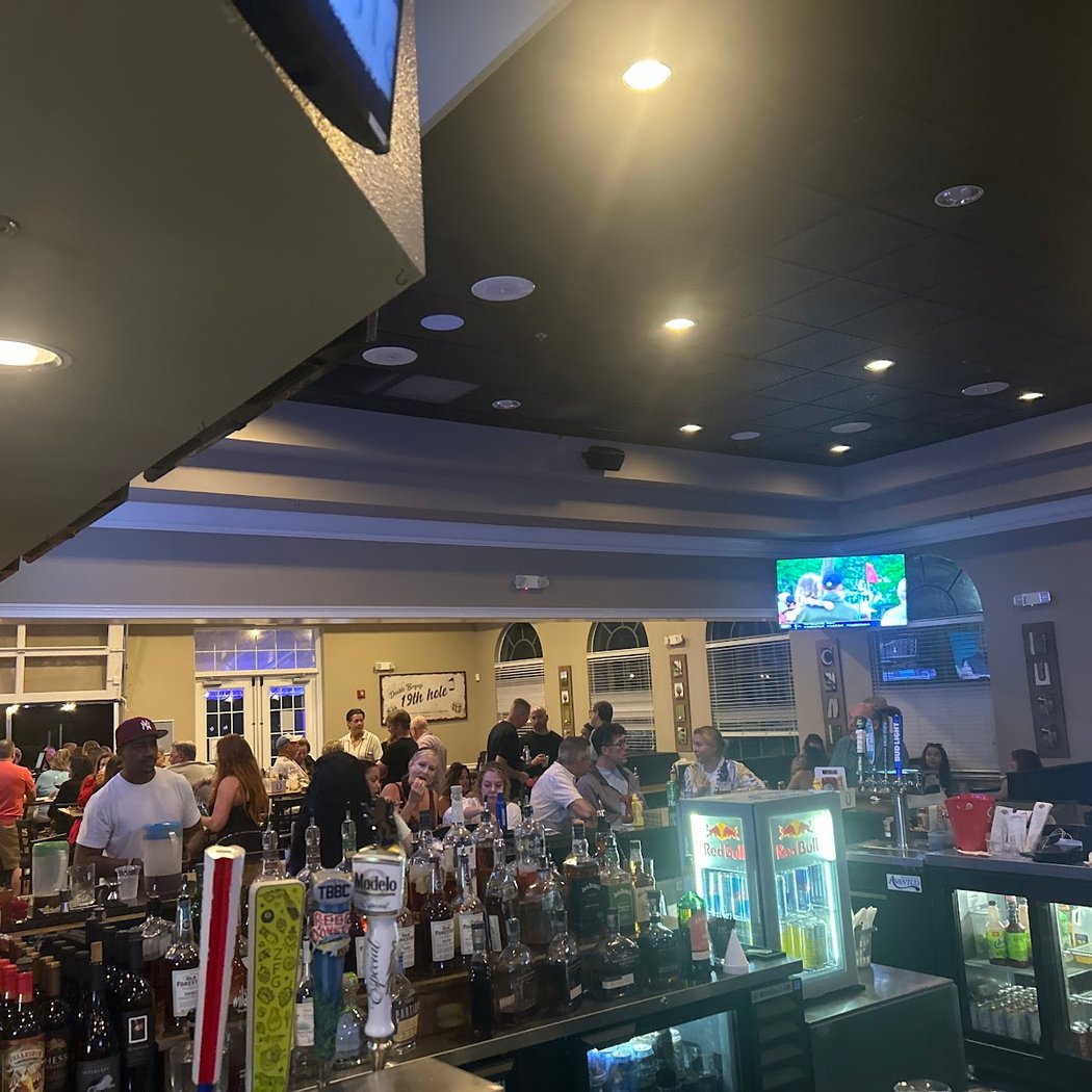Double Bogeys Tavern & Grille 4