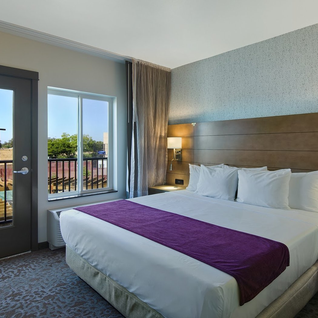 Oxford Suites Sonoma County - Rohnert Park 3