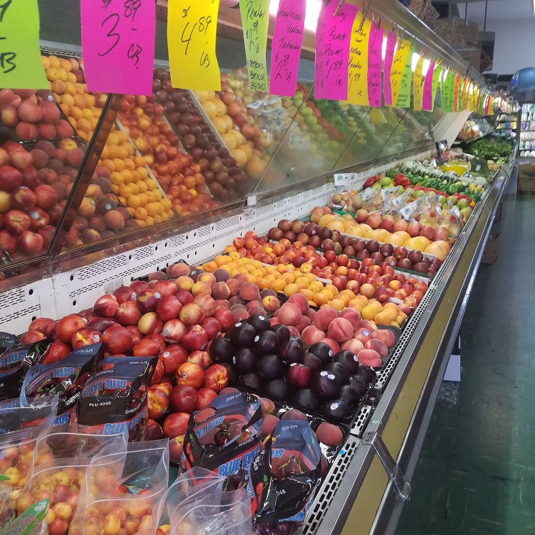 Giovanni's Produce & Grocery 1