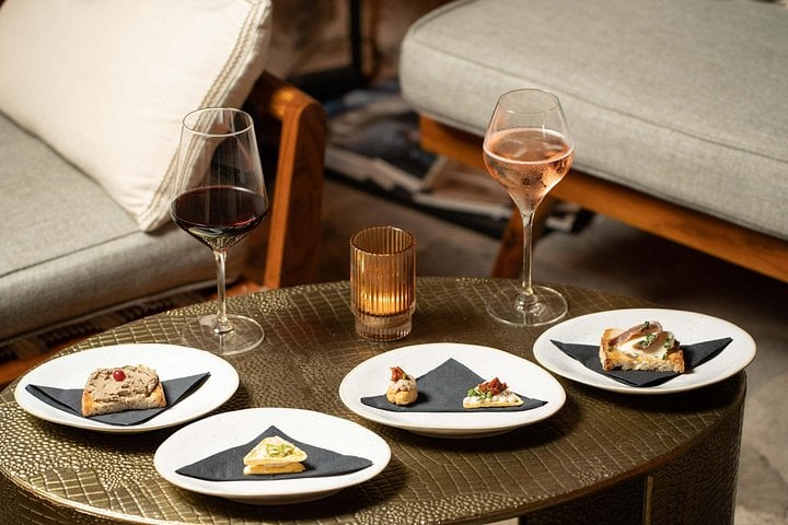Florence Wine and Gourmet Food Tasting with a Sommelier