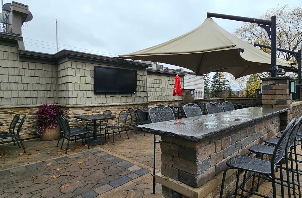 Matty's Bar & Grille 2
