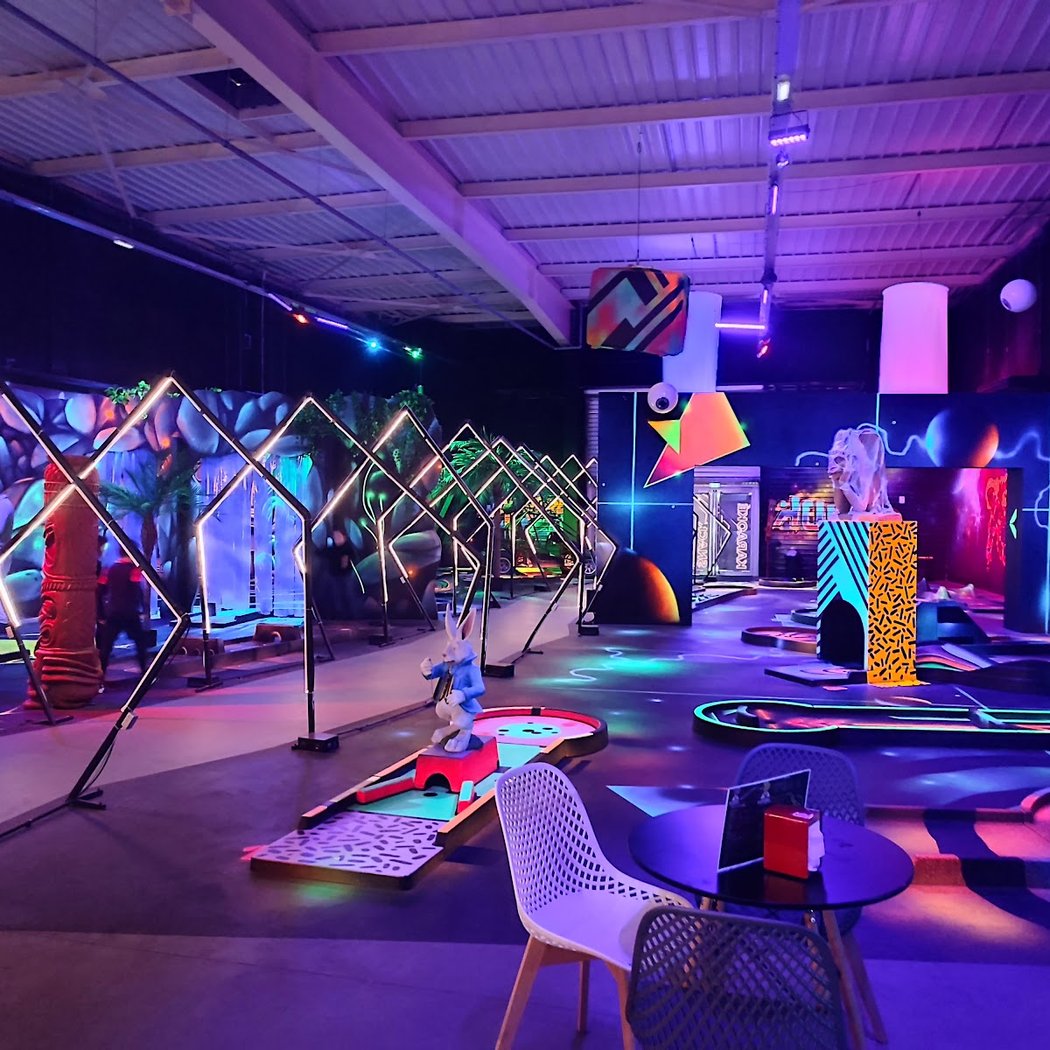 BLACK HOLES MINIGOLF CHAMBLY L'ISLE-ADAM 2