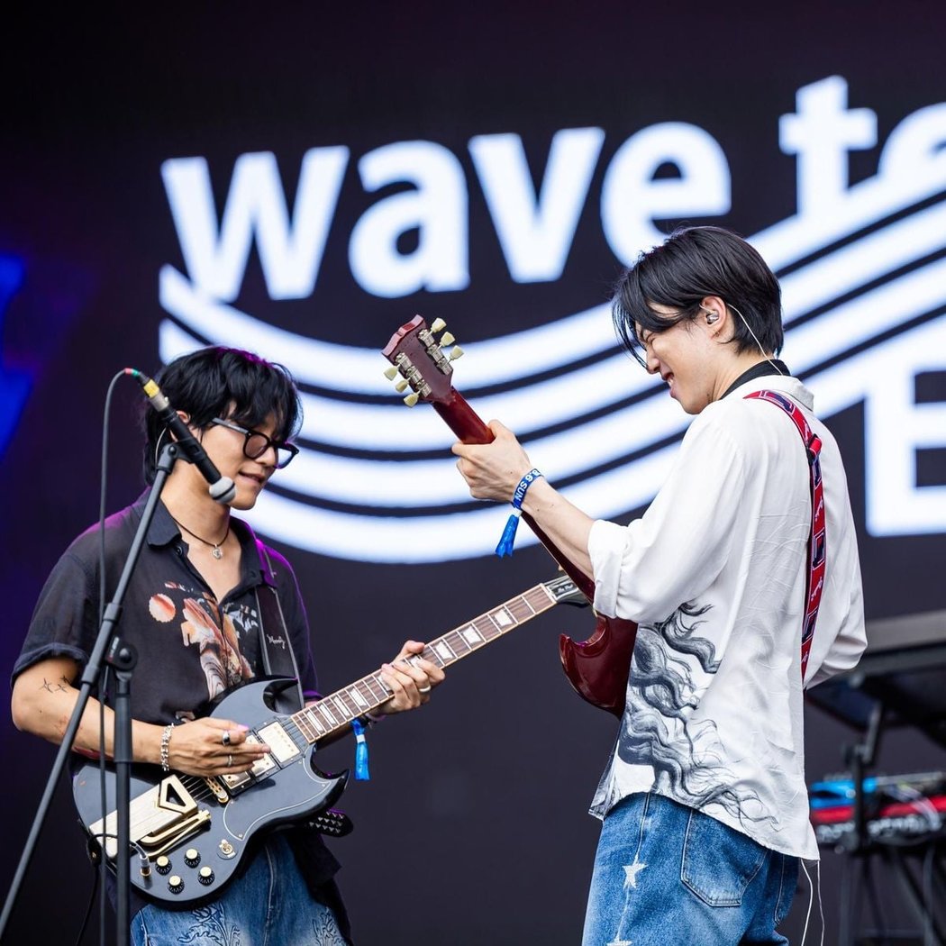 Wave to Earth 1