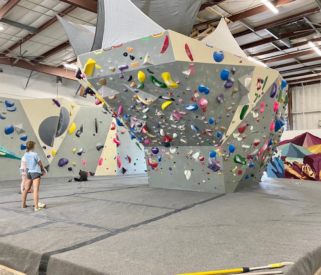 Bouldering & Community Climbing at Springs Climbing Center 2