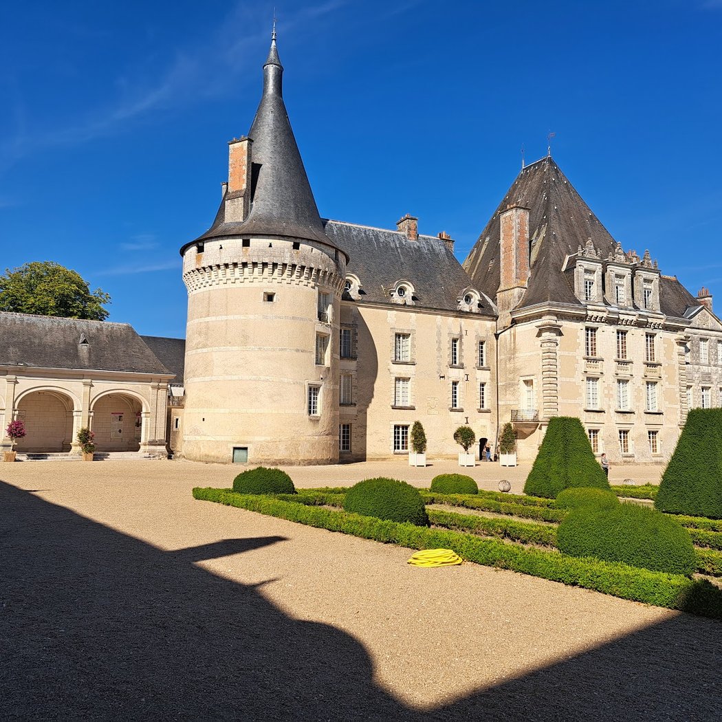 Castle Park and Gardens of Azay-le-Ferron 2