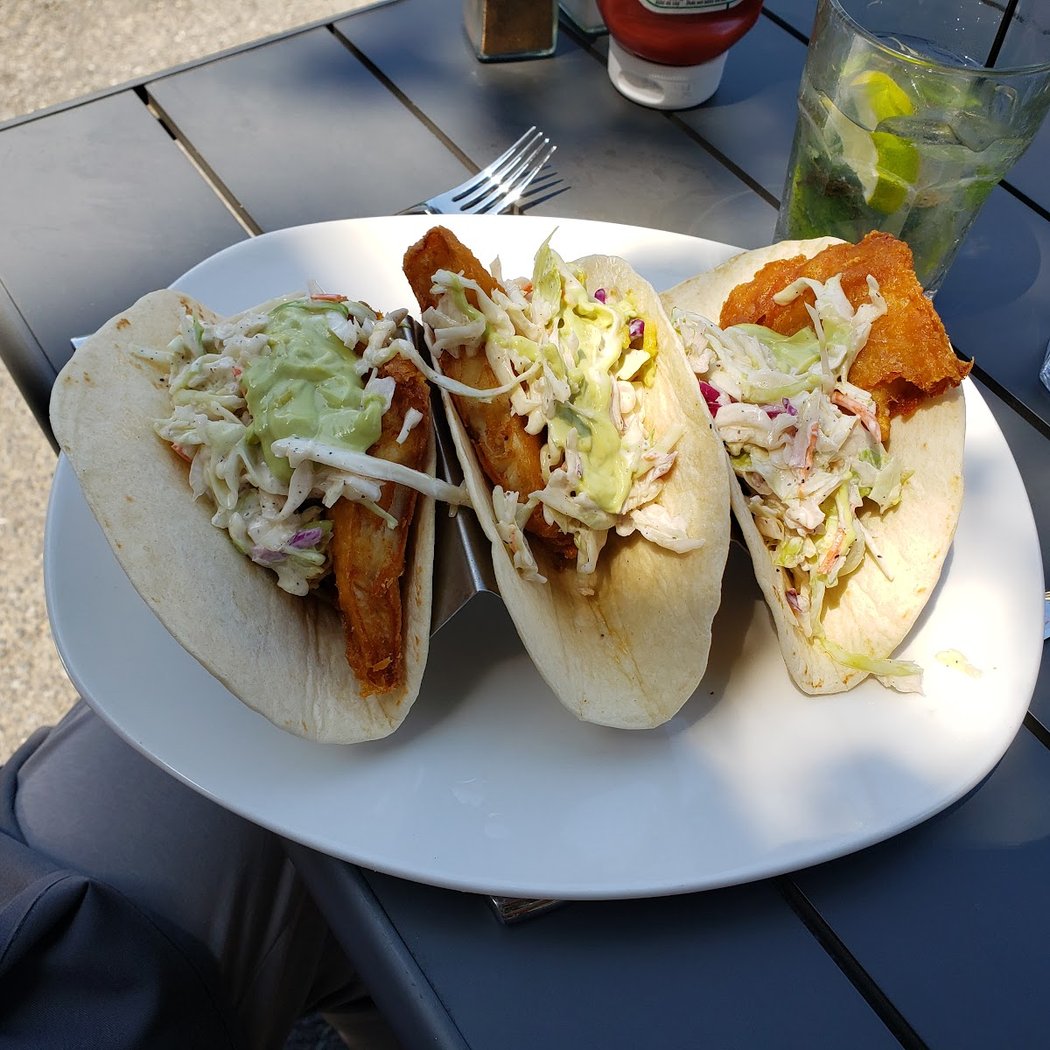 225 Warren Bar and Grill 3