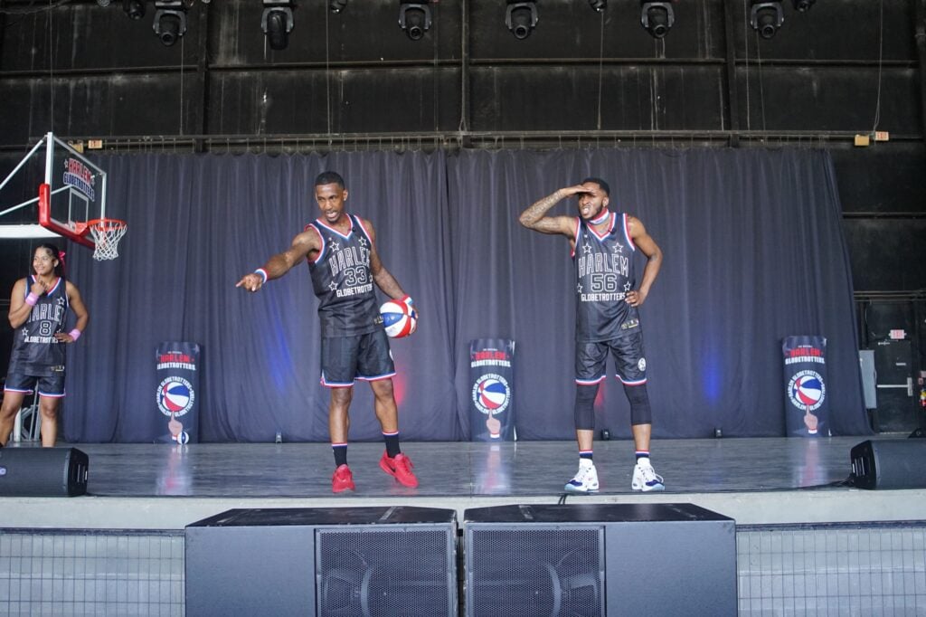 Harlem Globetrotters: Trick Shots & Challenges 2