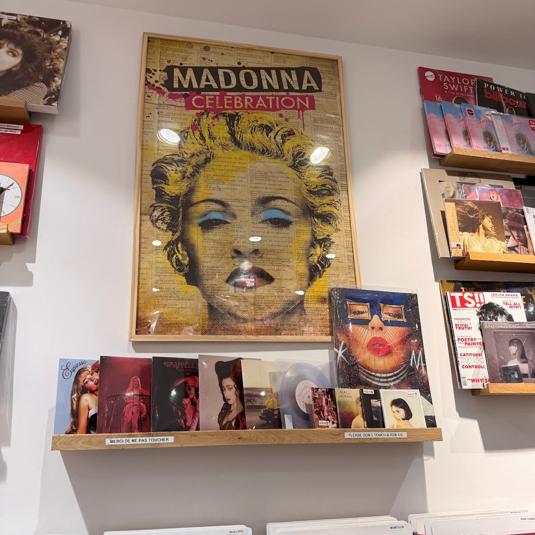 Lucky Records Paris 1
