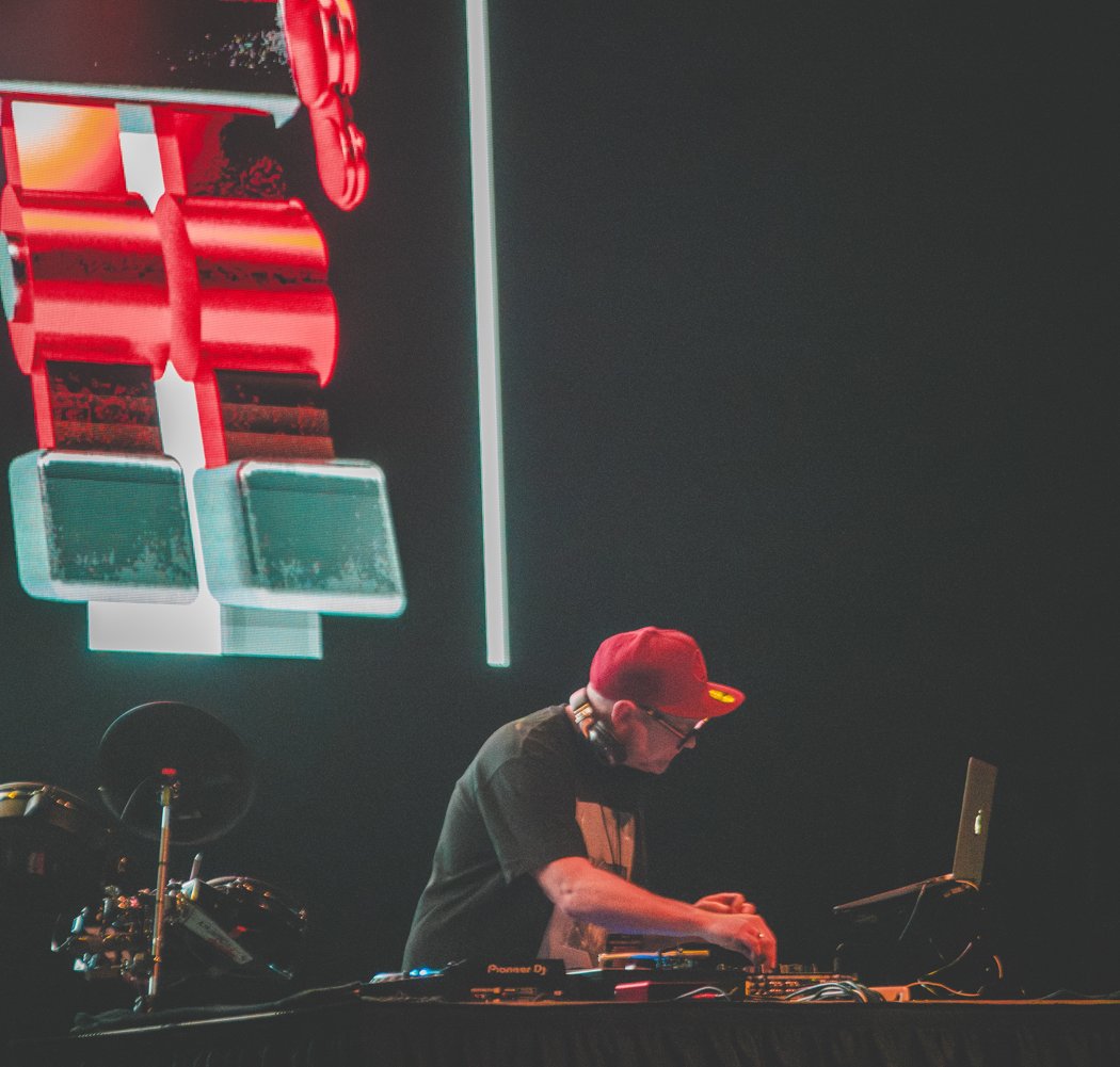DJ Shadow 3