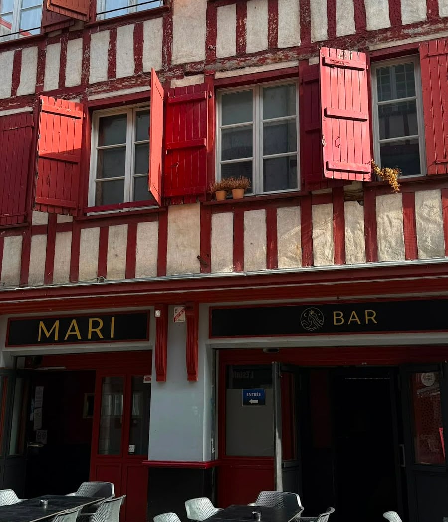 Mari Bar 1