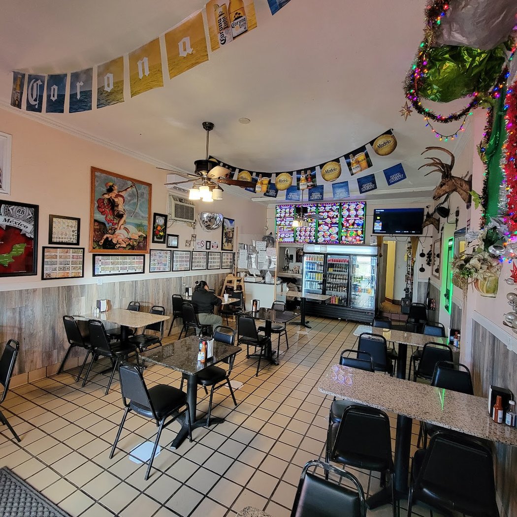 Aracely's Restaurant & Market 3